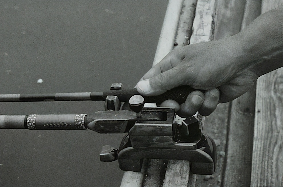 日本钓鲫鱼用什么饵料,暖春钓鲫鱼饵料配方表