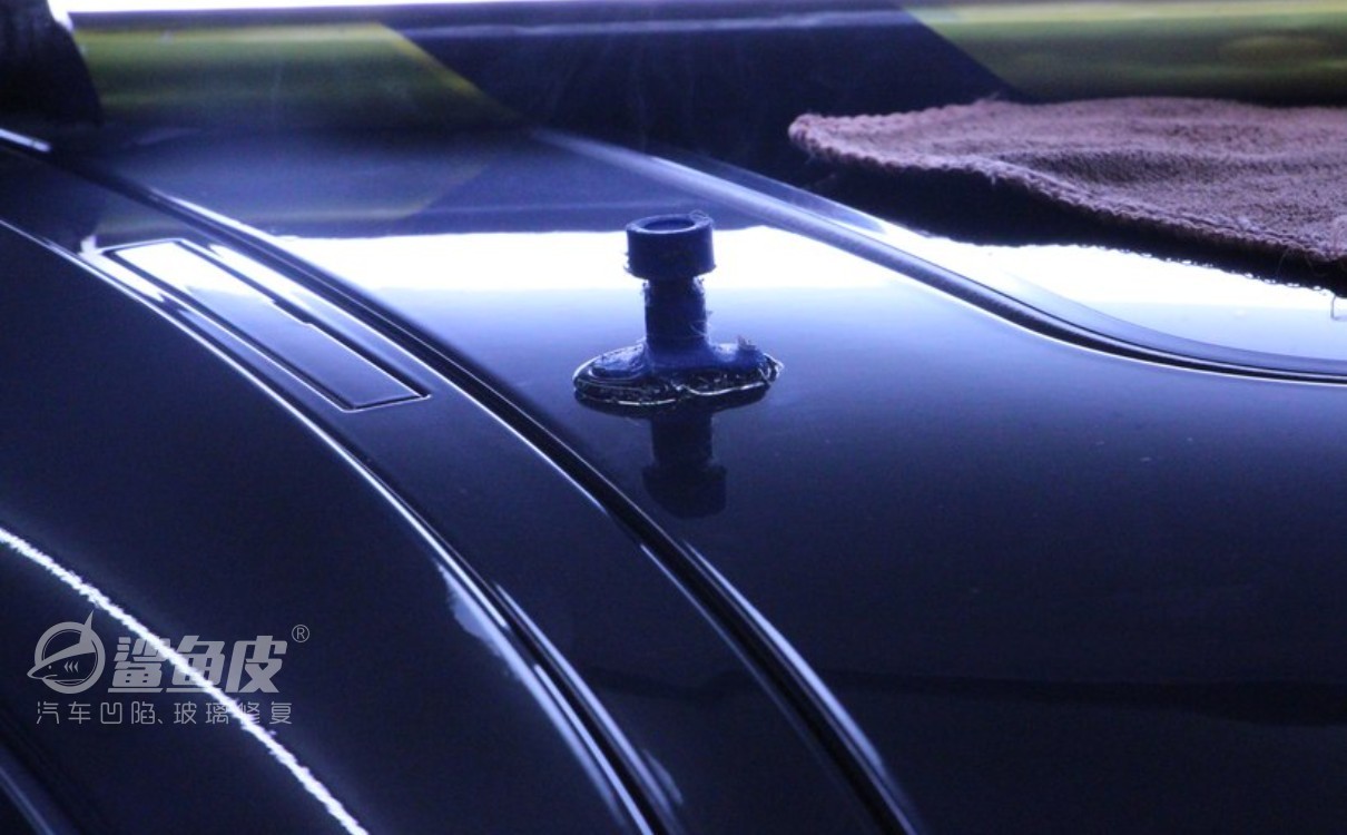 车顶凹陷修复一定要钣金吗,车顶凹陷修复喷漆