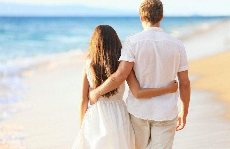 男友给我的钻戒是别人戴过的,发现男朋友有个钻戒不是给我的