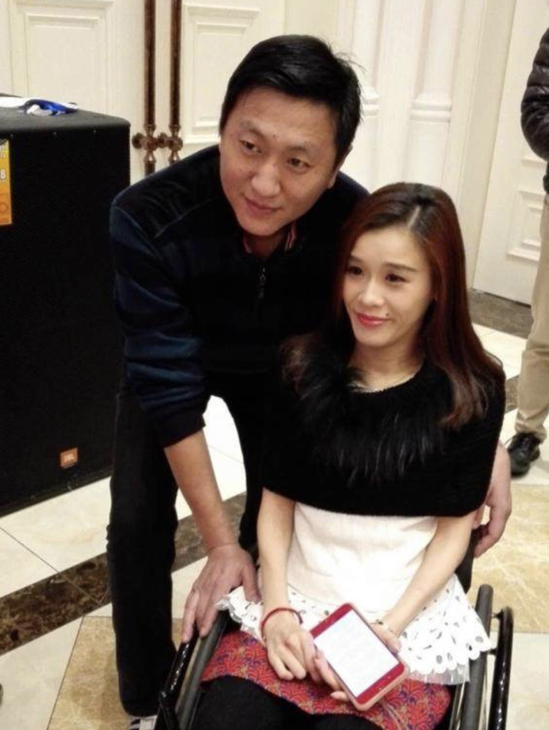 桑兰赴美不光是旅游！时隔7年再见治疗师，他们惊讶桑兰孩子快5岁