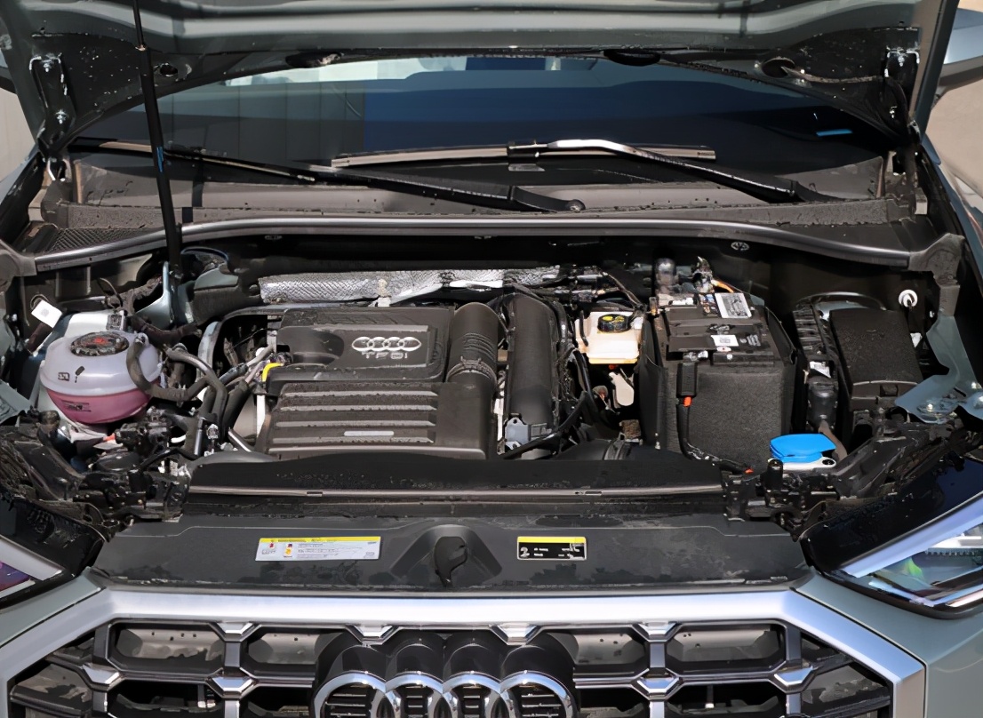 奥迪q32020款sportback40tfsi,奥迪Q3suv小型