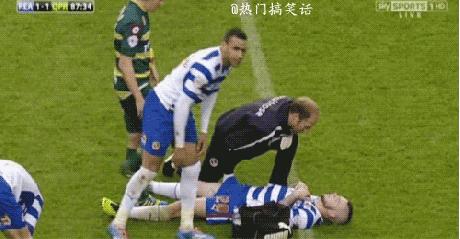 足球场上的搞笑进球视频,足球场上的搞笑瞬间视频