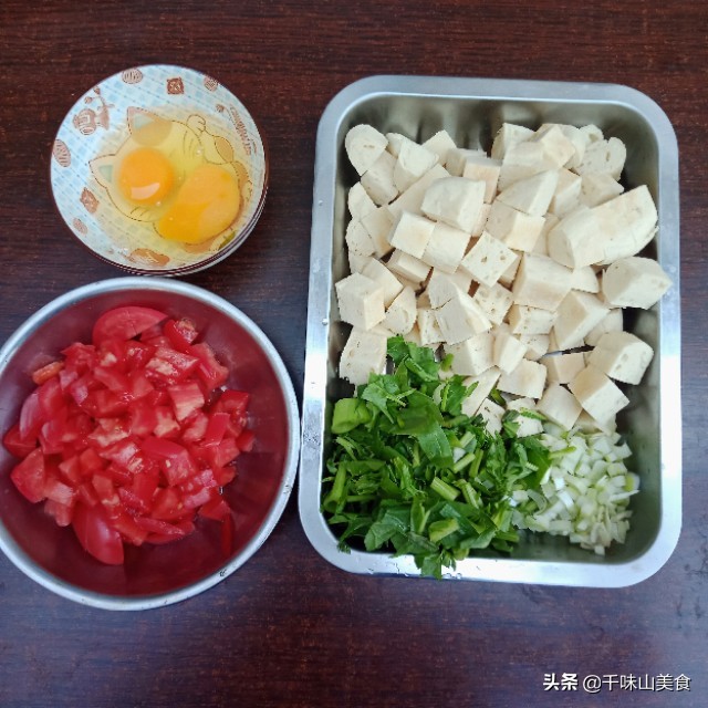 羊肉泡馍没羊肉，大厨教你在家做泡馍，红黄绿白颜色正，味道好