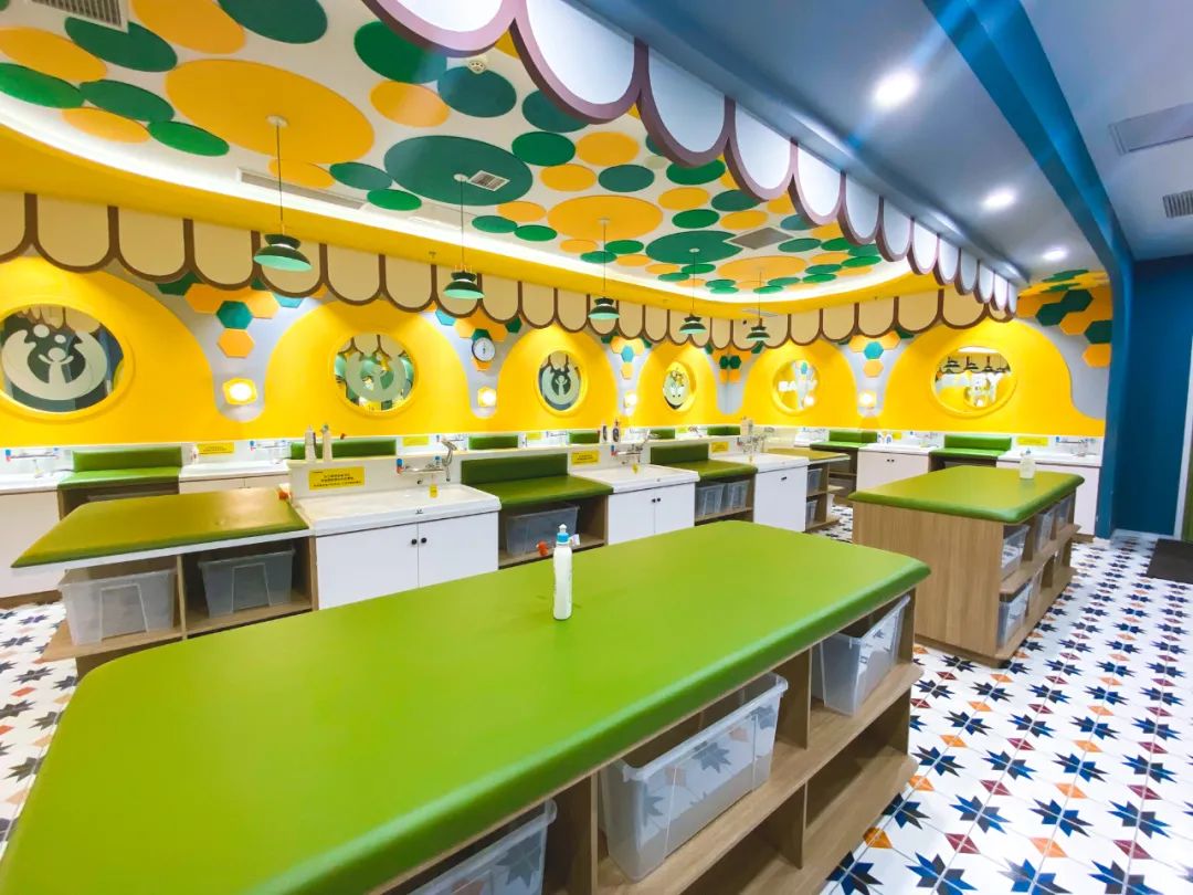 适合大孩子玩的亲子游泳,这家亲子游泳馆真的适合遛娃