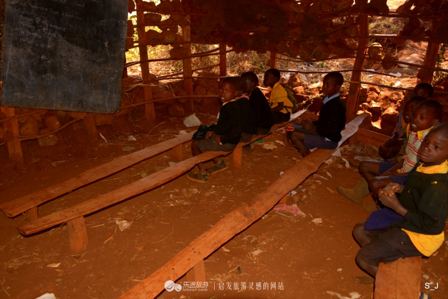 肯尼亚：在贫穷，疾病和混乱中哭泣的非洲大陆