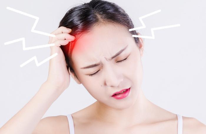 经常头发湿着睡觉面瘫怎么办,湿头发吹冷风会导致面瘫吗