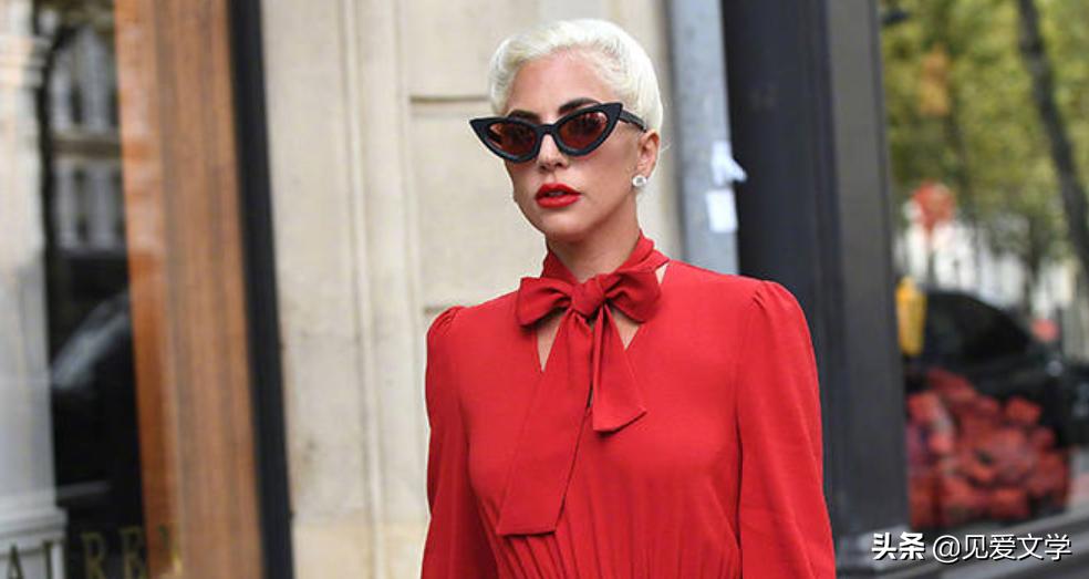 LadyGaga取消婚约却被炮轰：十一年过去了还是陈词滥调