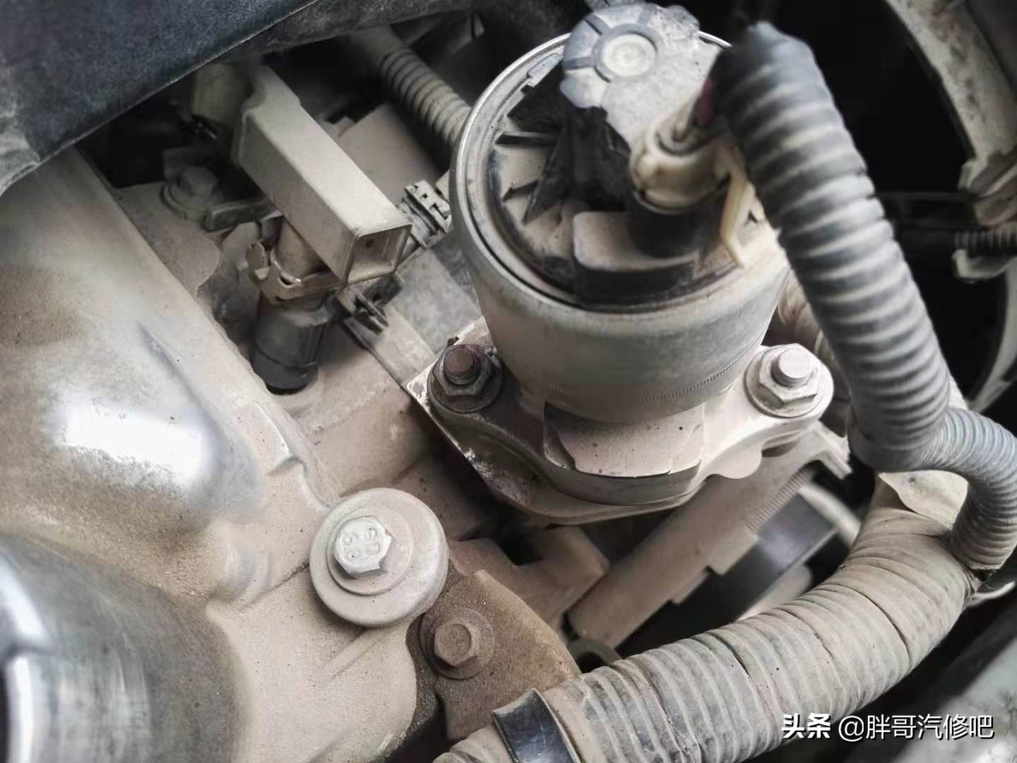 发动机曲轴通风阀在哪里,曲轴强制通风阀靠什么打开