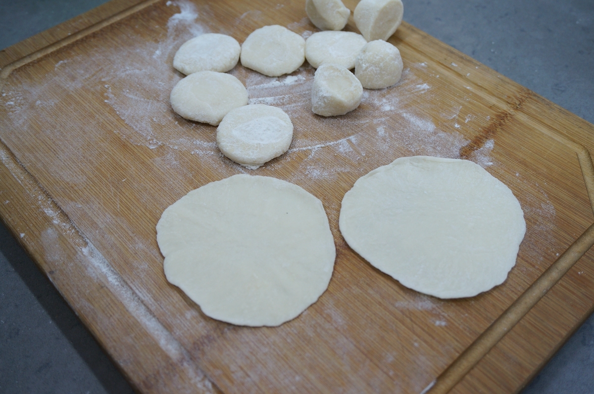 烫面胡萝卜面饺子,怎样和饺子面软而筋道