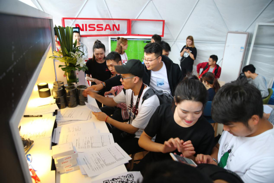 全新逍客2022款自动试驾视频,全新逍客上海车展