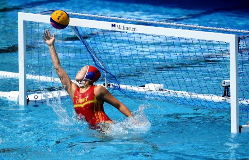 世界前八的中国水球，却被橄榄球队合并理由可笑