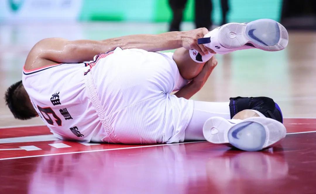 cba今日球鞋上脚一览,今日cba球鞋上脚一览