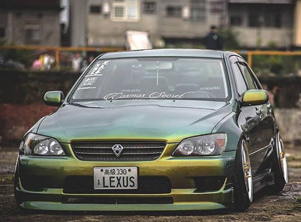 咬地鲨雷克萨斯is260,雷克萨斯咬地鲨is300二手车