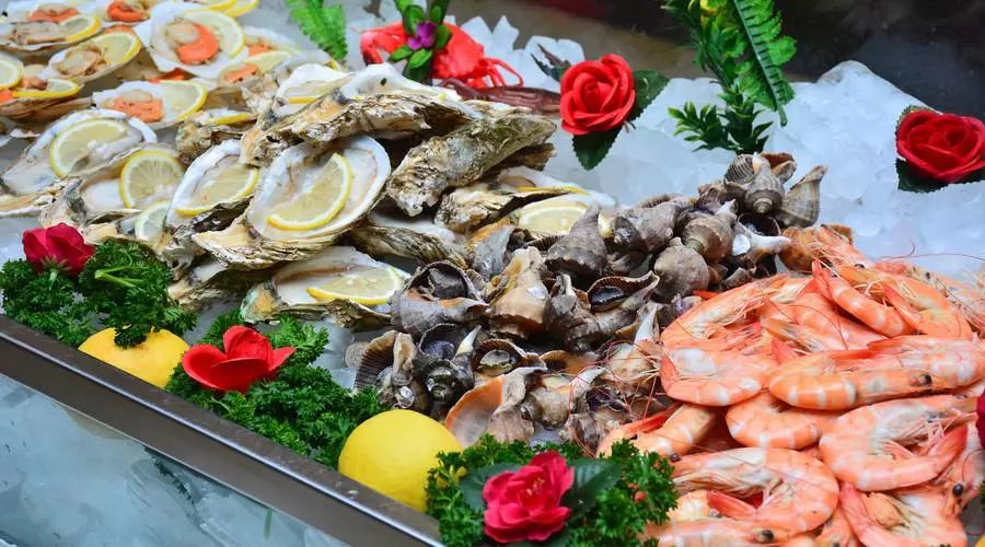 海滩怪石古渔村，名气不及三亚，但现在却越来越多东北人在此定居