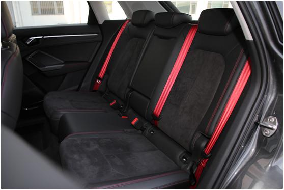 奥迪q3sportback和宝马x1,试驾车奥迪q3