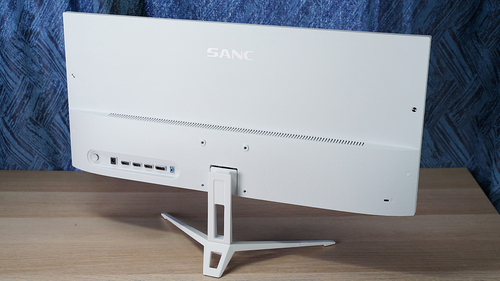 sanch20,sanch2929英寸带鱼屏