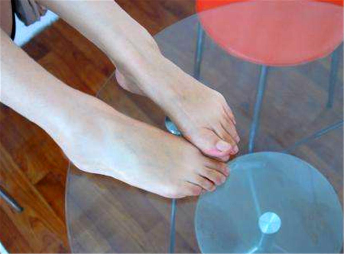 苏东坡写了一首诗描写异性身上的部位,惟妙惟肖,却不被后人认可