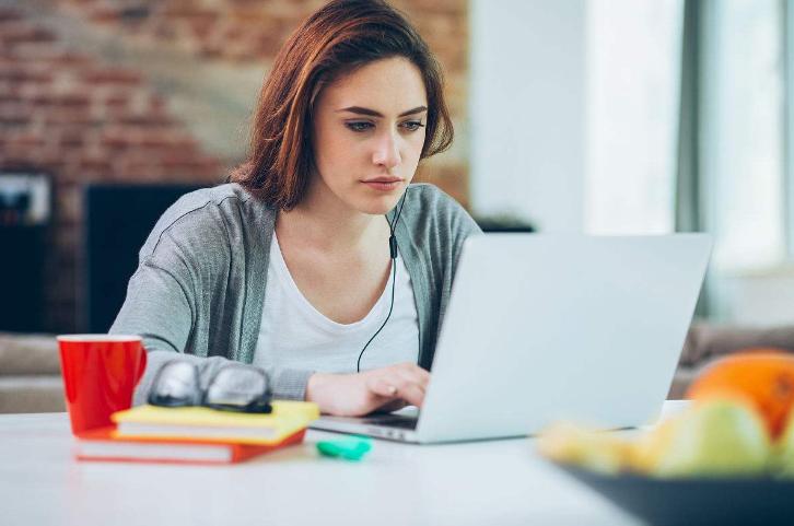 对目前的工作感到不满想换工作,对工作不满意跳槽