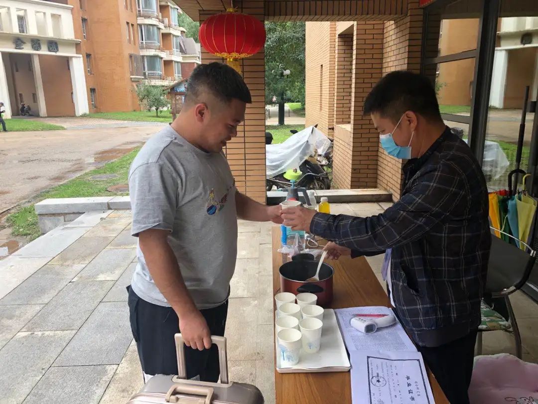 绿岛“背影”|这些瞬间，因为有你而更温暖难忘！