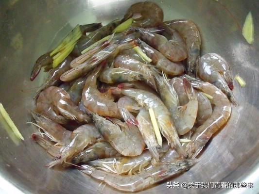 煮虾冷水下锅还是喷水,煮虾冷水煮还是热水煮