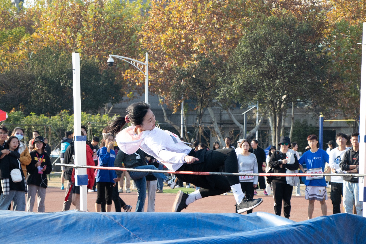 男子团体女子团体比赛,田径比赛中荣获佳绩