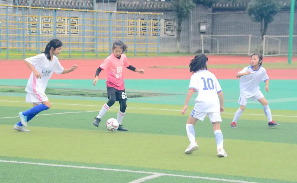 爱成都迎大运中小学足球比赛,爱成都迎大运篮球邀请赛