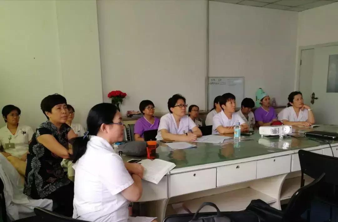 幸运的胖女人,幸运的胖女孩的英文