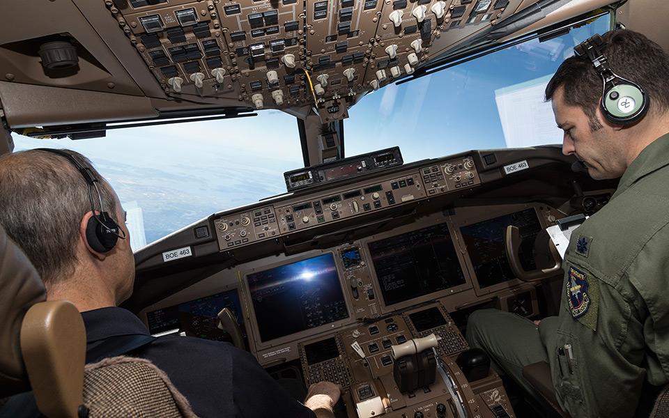 美国空军空中火力压制,空中奶妈轰炸机