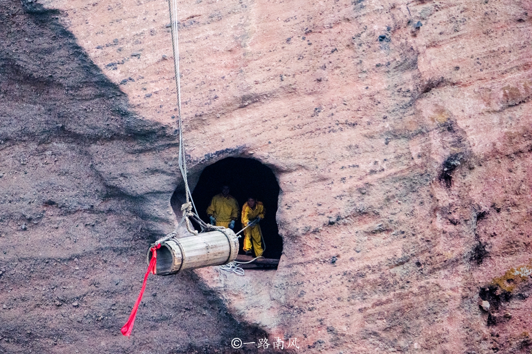 龙虎山悬棺千年古尸,龙虎山悬崖墓葬在哪里
