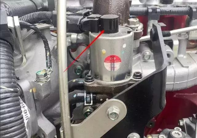 挖机传感器起到什么作用,挖机传感器和电磁阀有什么区别