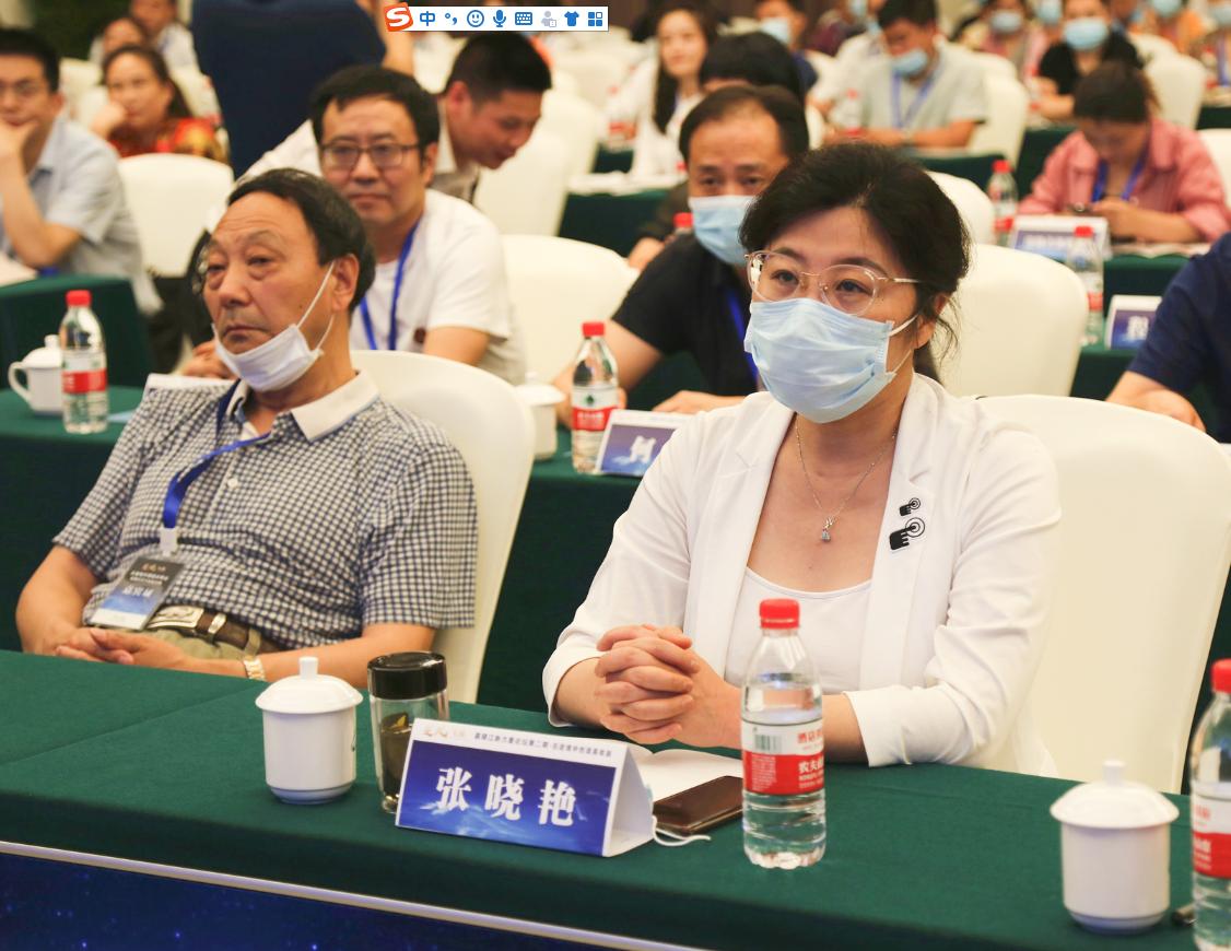 凤凰酒店差点被挤爆了！南充嘉陵这个企业家为啥要放这样的大招？