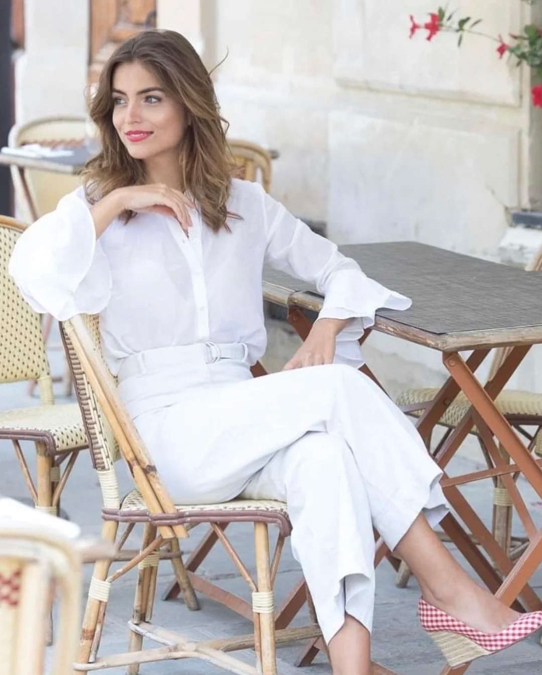 法国女性为什么那么多风情,法国女人的穿衣品味特点