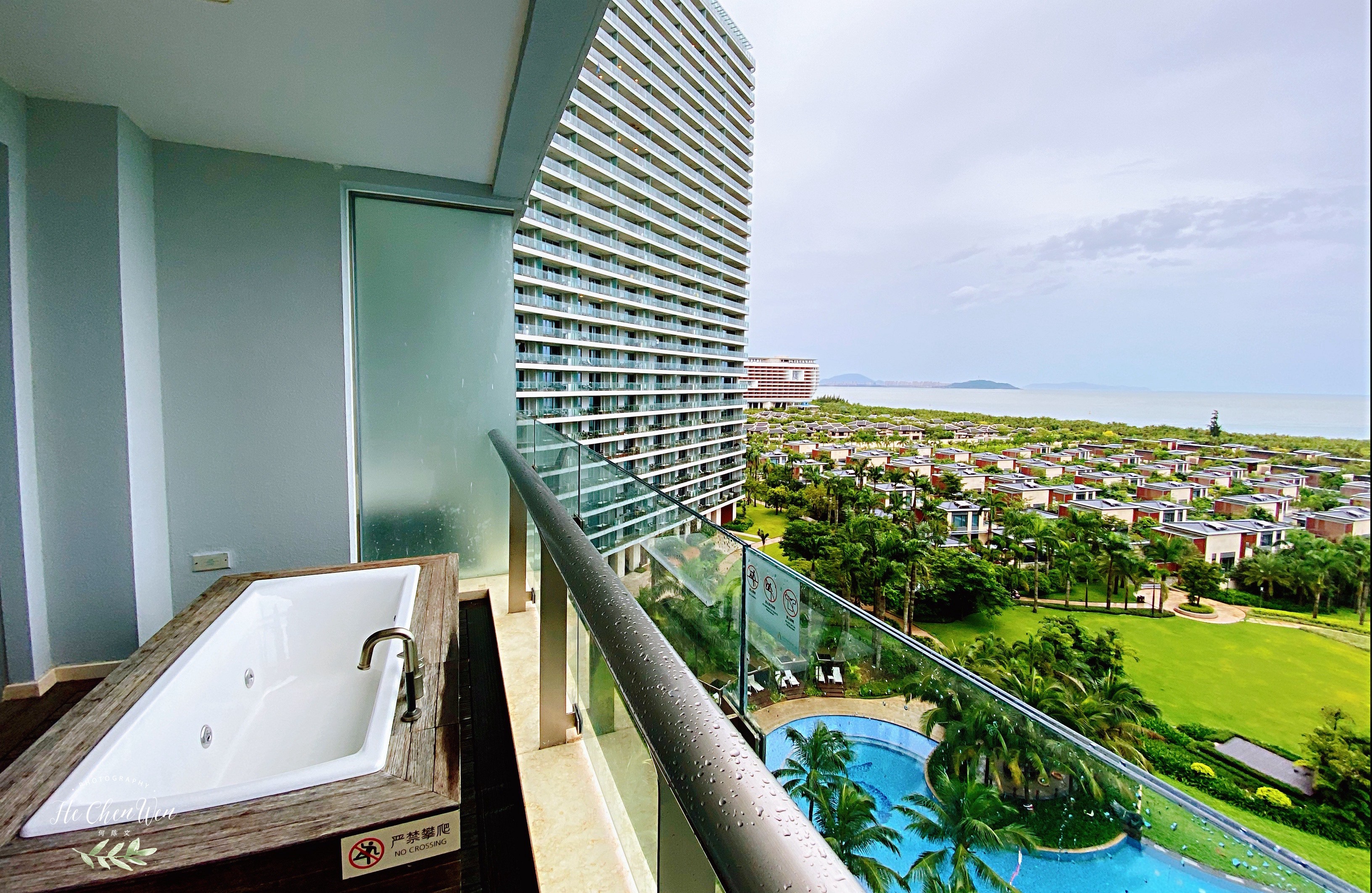 海棠湾海景两房公寓,三亚海棠湾海景公寓出售