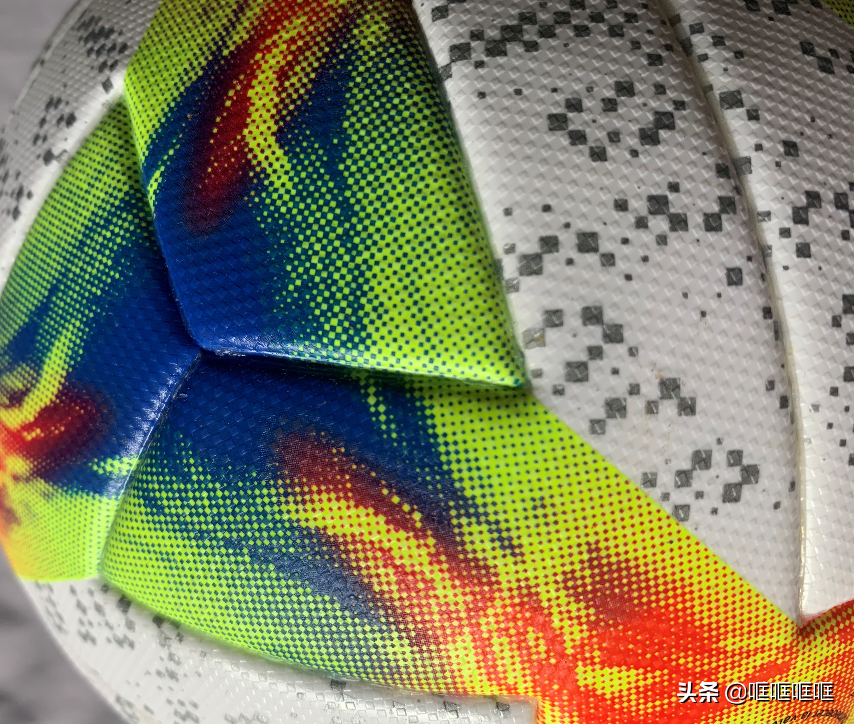 阿迪达斯2019限定欧冠足球,阿迪达斯第一代