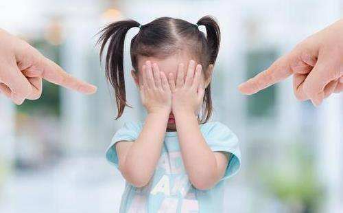 三岁孩子总是不听话，说什么都不听，还摔东西，怎么正确引导？