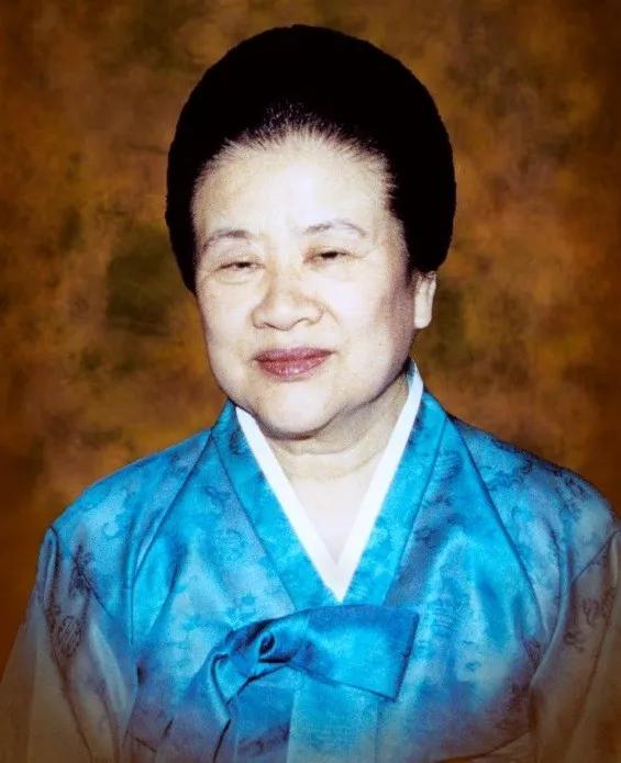 韩国财阀系列之“狂躁的一家人”