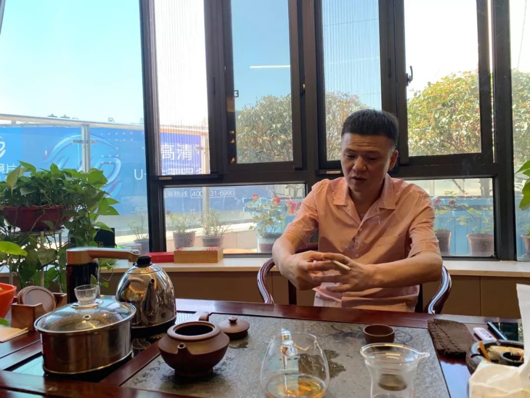 “眼镜第一县”的冰火两重天：有人日进斗金，有人坐困愁城