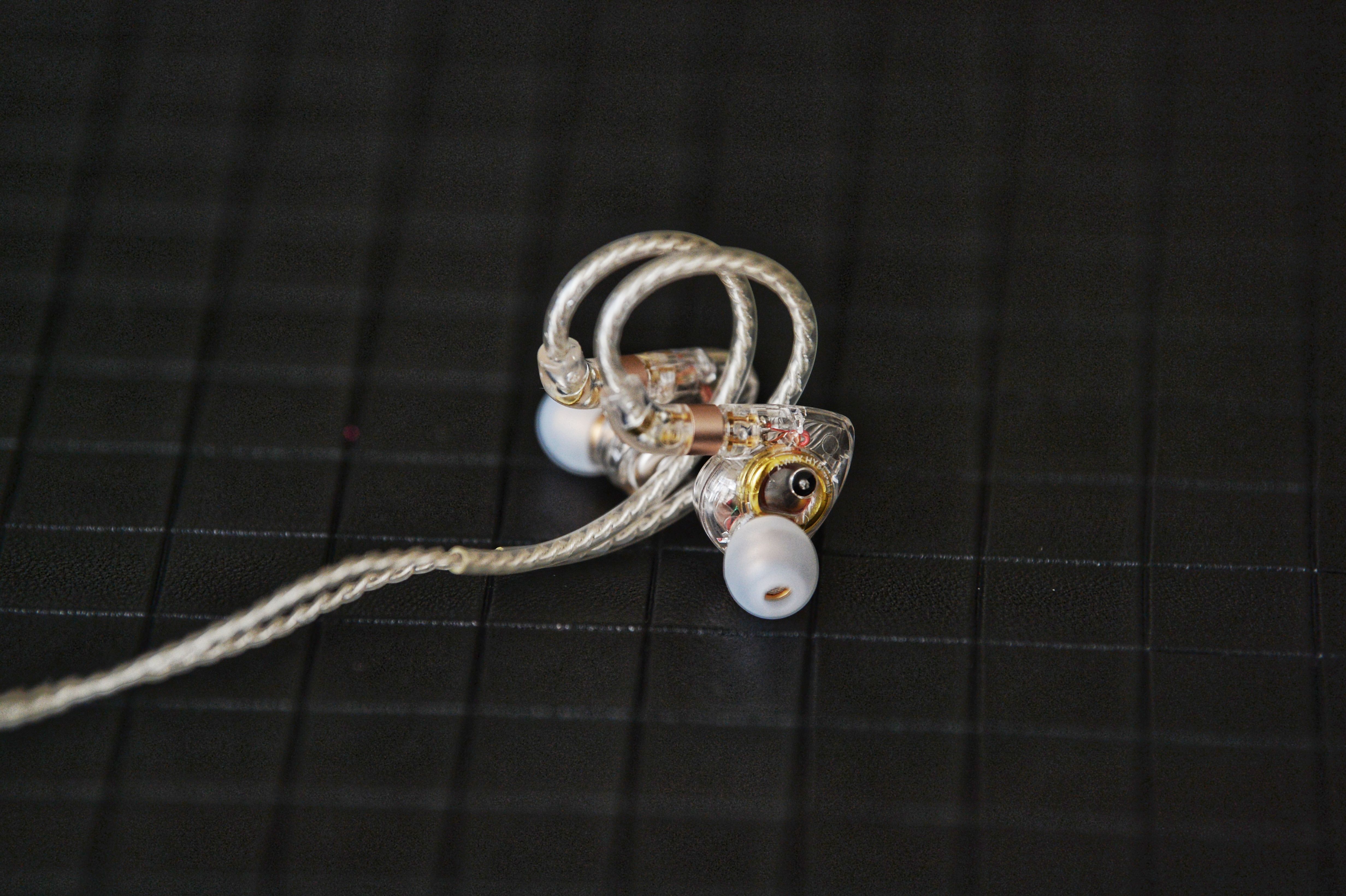 兴戈em2和airpodspro音质对比,兴戈em2用什么耳机套最好