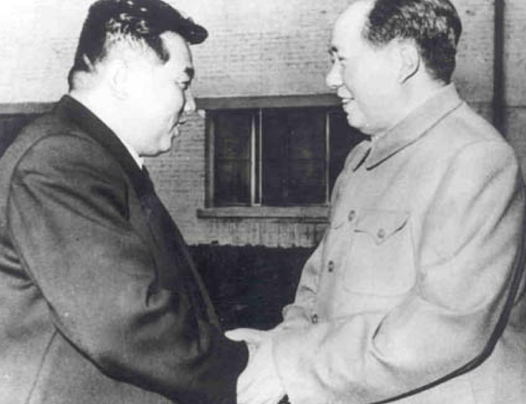 毛主席月薪多少？多次带头降低工资，还提议自己工资降为300元