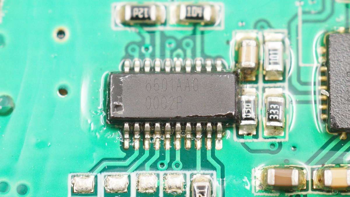 公牛便携式电源拆解,公牛1800w户外电源拆解