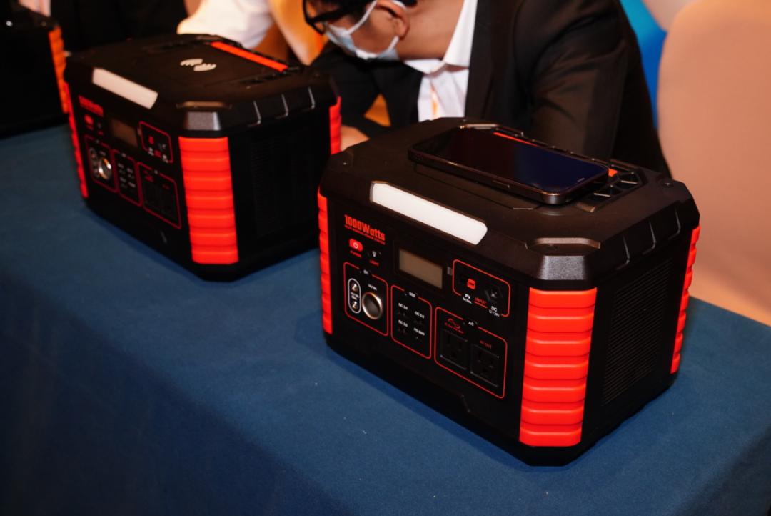 充电宝三大巨头,锂电源储能大型充电宝