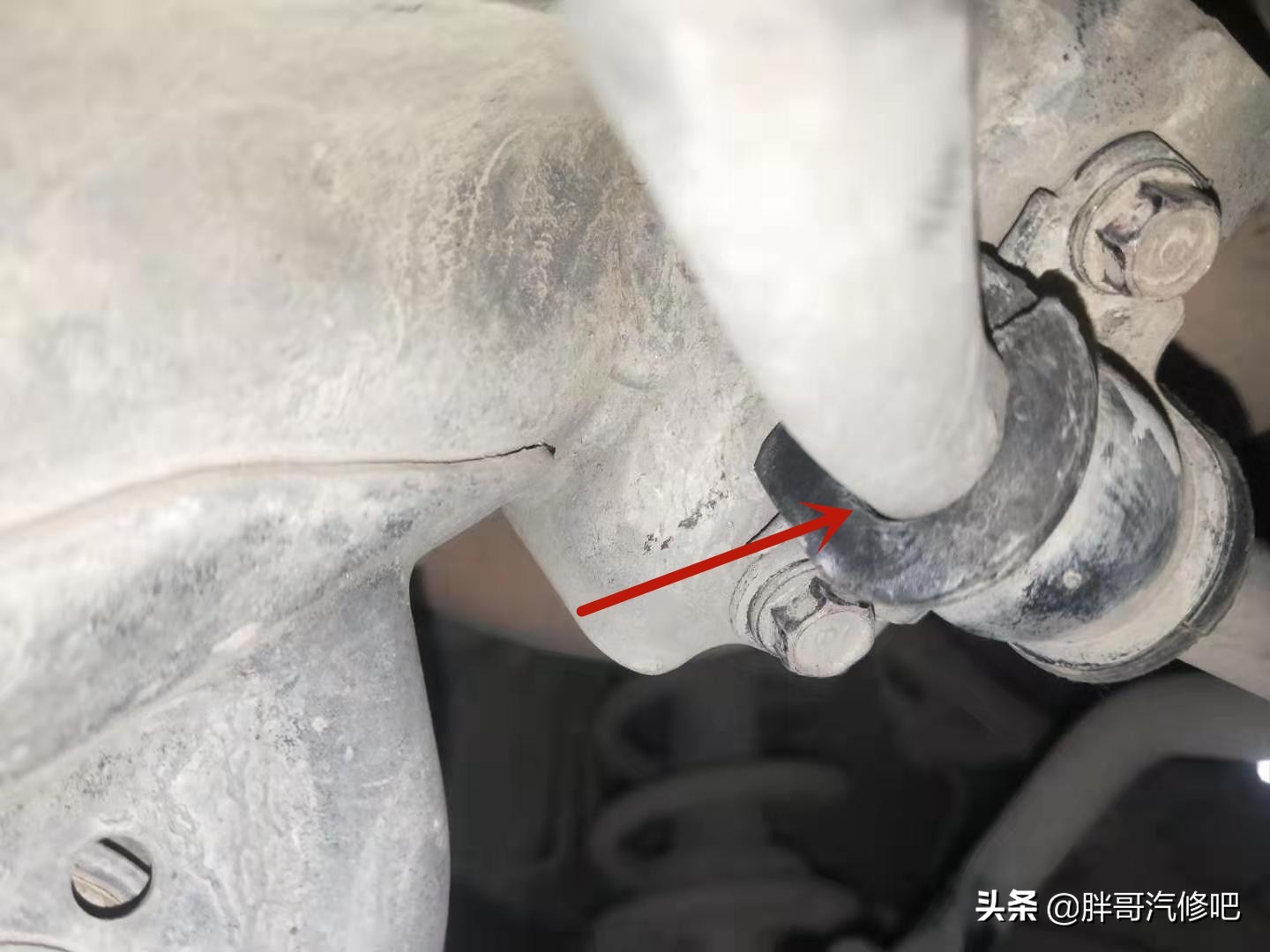 本田CRV底盘异响,crv有冬天减震器异响的毛病吗