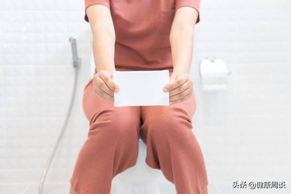 很多女生开始长痘痘是什么原因,为什么频繁的会长痘痘怎么治疗