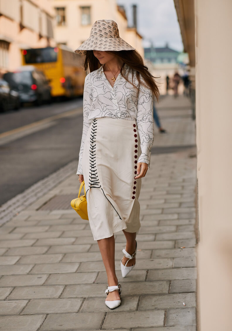 夏天出去要带什么东西才不会晒黑,夏天旅游怎么防止脸晒黑