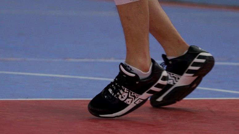 阿里纳斯1代简版复刻,阿迪2开头的实战篮球鞋