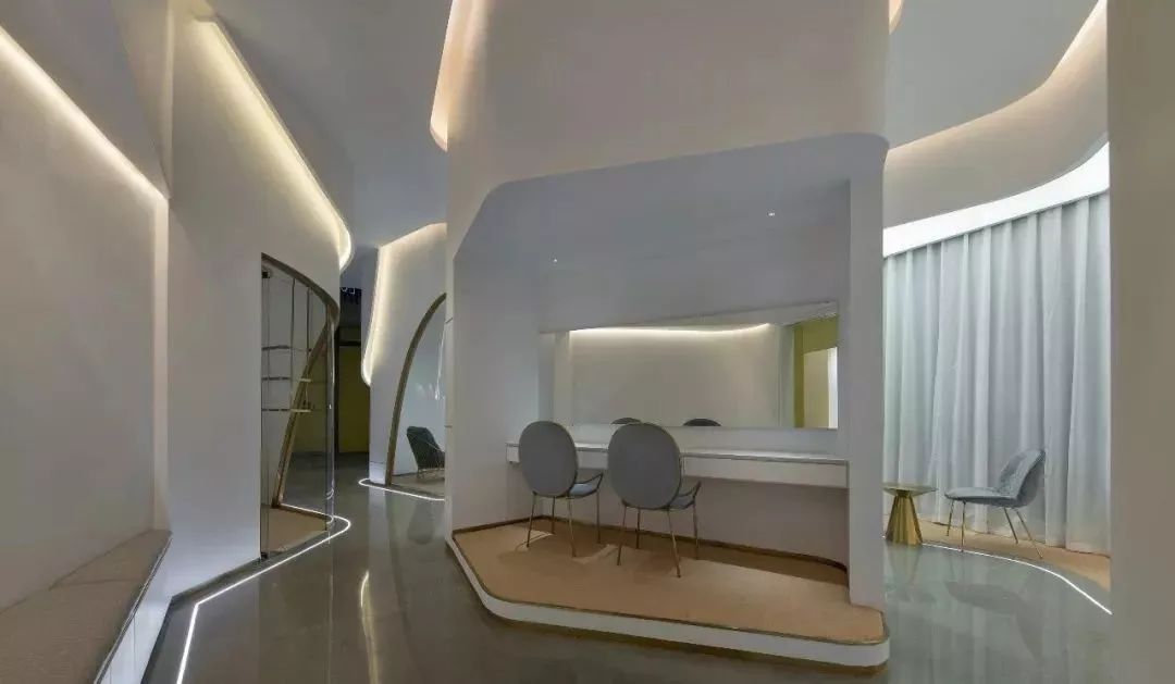 miho绫宠嵎鑲や綋缇庡涓績鏂板厜閲屽簵,miho绫宠嵎鑲や綋缇庡涓績鍥㈣喘