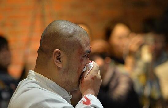 穷人玩游戏和富人玩游戏的区别,穷人玩游戏和富人玩游戏对比