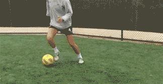 足球基本功运球训练,足球界外球变向规则视频