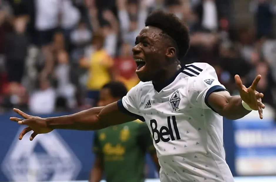 枫叶之国倾力培养的边路帝星，变身为拜仁左路进攻的新引擎（上）