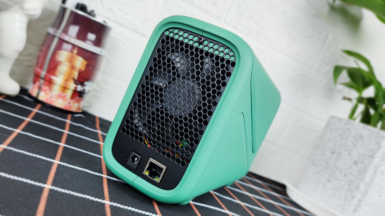 nas绿联dh2100跟极空间z2s对比,极空间z2pro和华为nas对比推荐